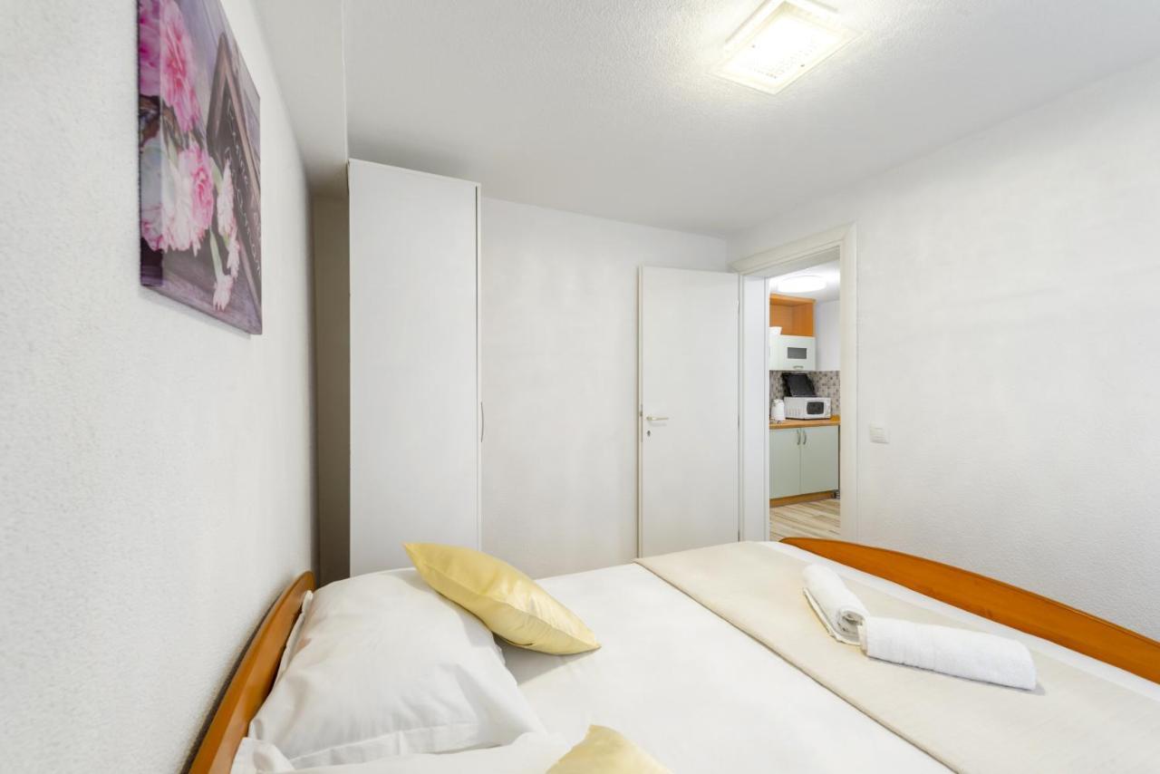 Apartments By The Sea Baska Voda, Makarska - 17570 المظهر الخارجي الصورة