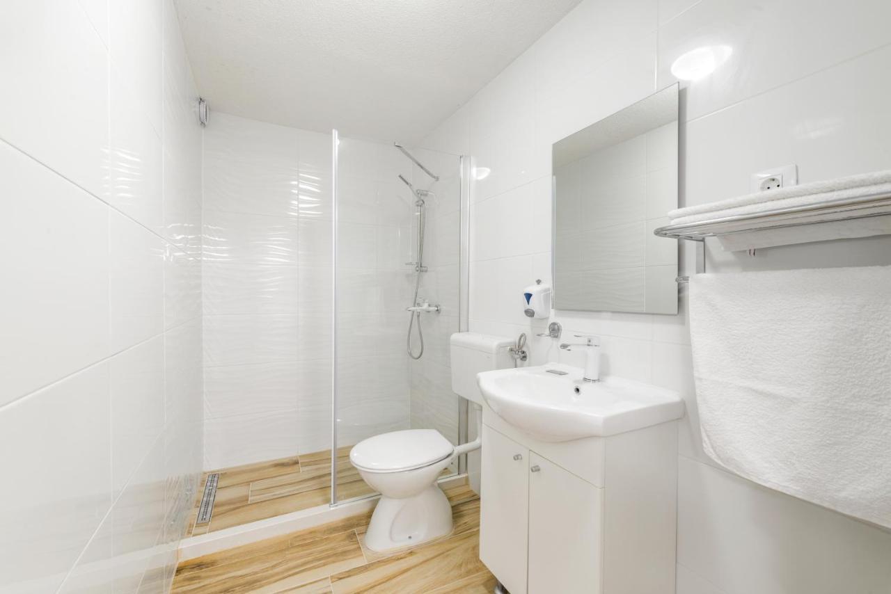 Apartments By The Sea Baska Voda, Makarska - 17570 المظهر الخارجي الصورة