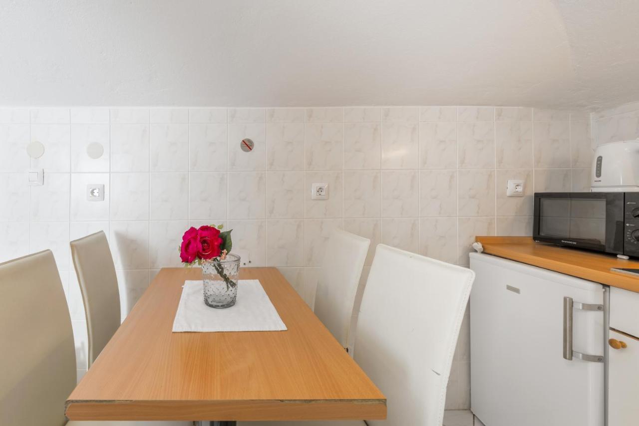 Apartments By The Sea Baska Voda, Makarska - 17570 المظهر الخارجي الصورة