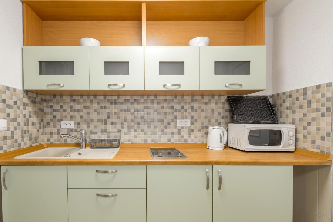 Apartments By The Sea Baska Voda, Makarska - 17570 المظهر الخارجي الصورة