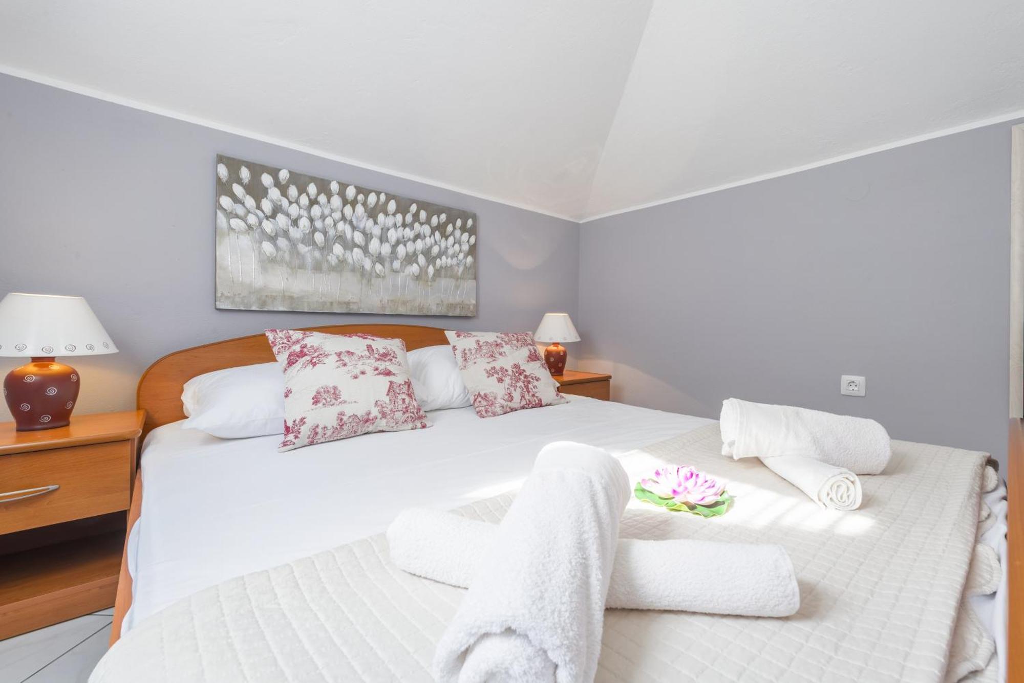 Apartments By The Sea Baska Voda, Makarska - 17570 الغرفة الصورة
