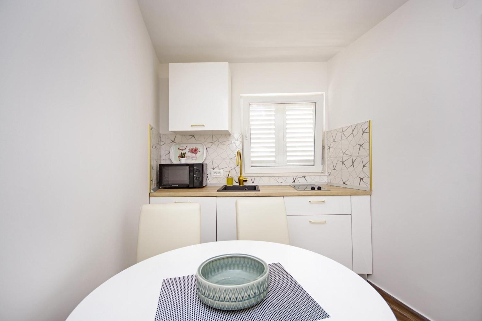 Apartments By The Sea Baska Voda, Makarska - 17570 الغرفة الصورة